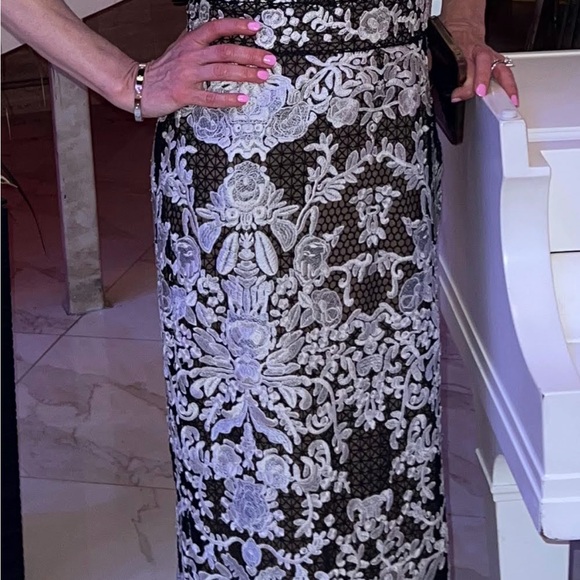 Marchessa Notte black & white floral embroidered size 4 nwt - Picture 12 of 13